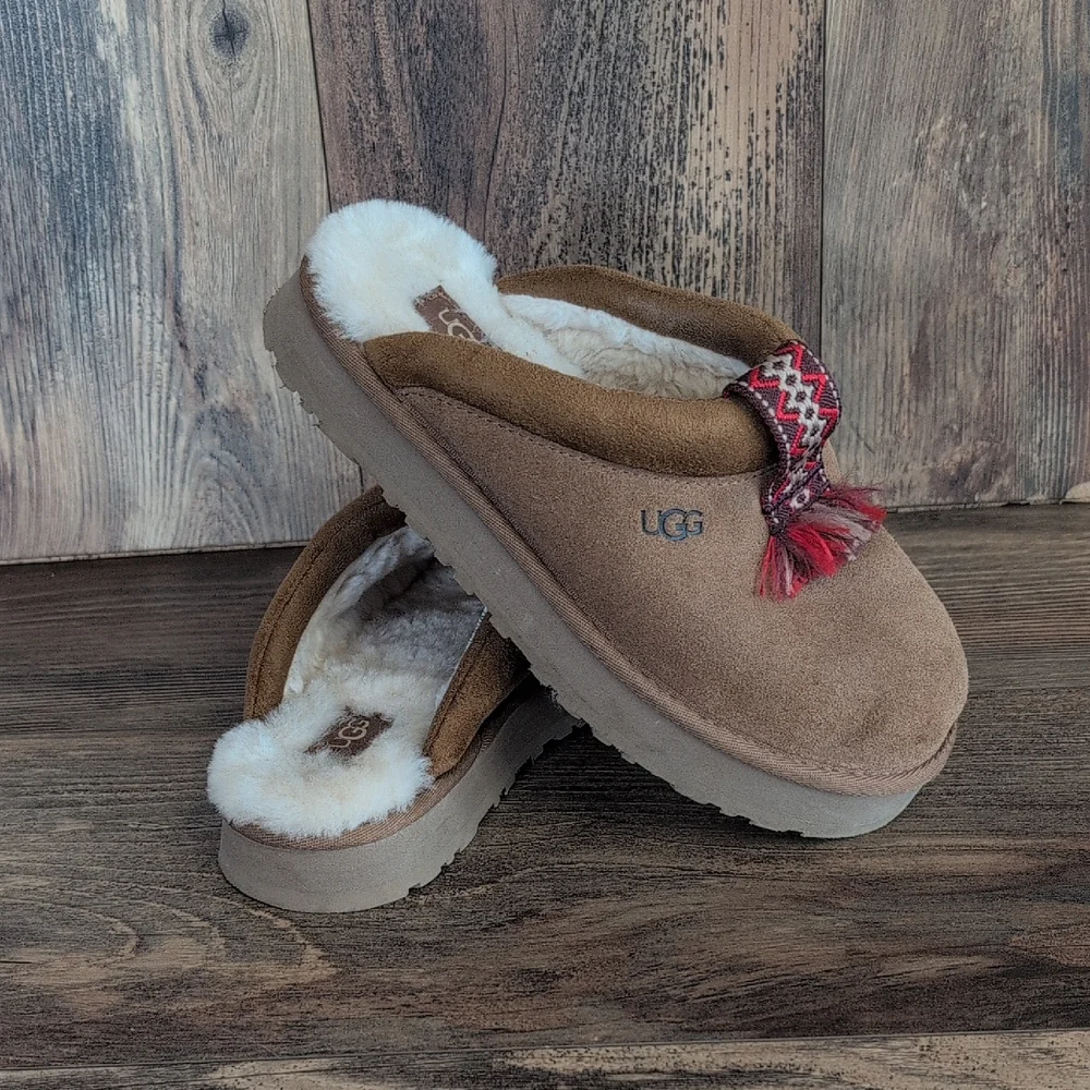 UGG Tazzle Chestnut Tan Suede Platform Slippers Youth 3 M594